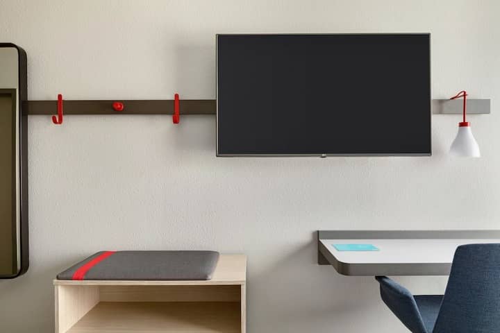 Room 12 of 24